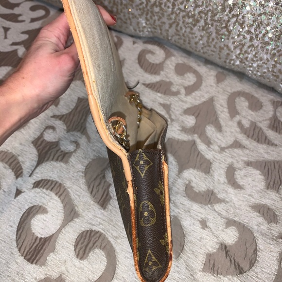 Authentic Louis Vuitton bag - Picture 5 of 7